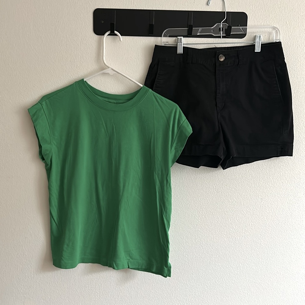 2 Piece.A New Day Green Small Women Crew  Tee+Old Navy 6 Black High Rise Shorts